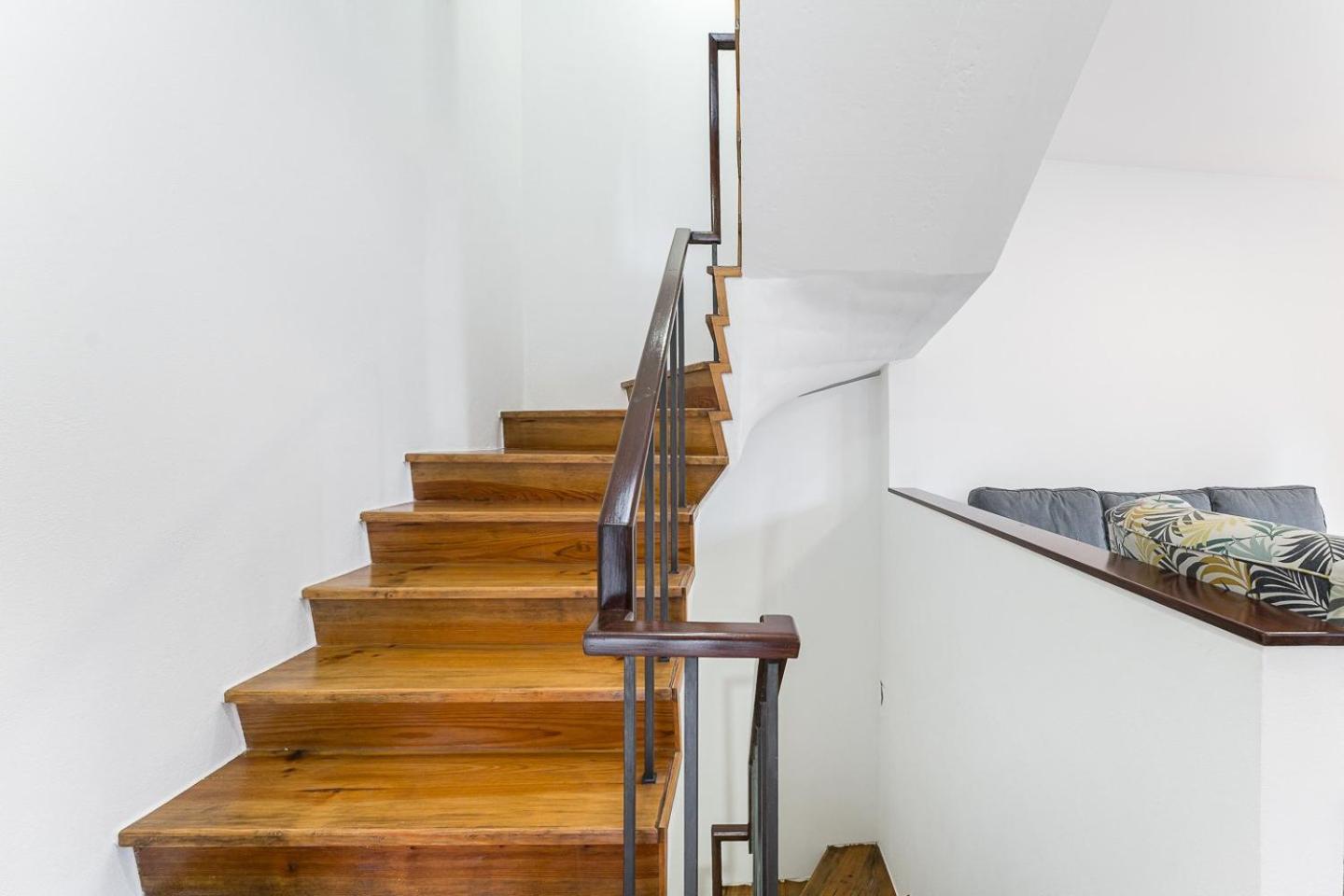 Maison d'hôtes Guestready - Modern Duplex, Neo-classical Building Oporto